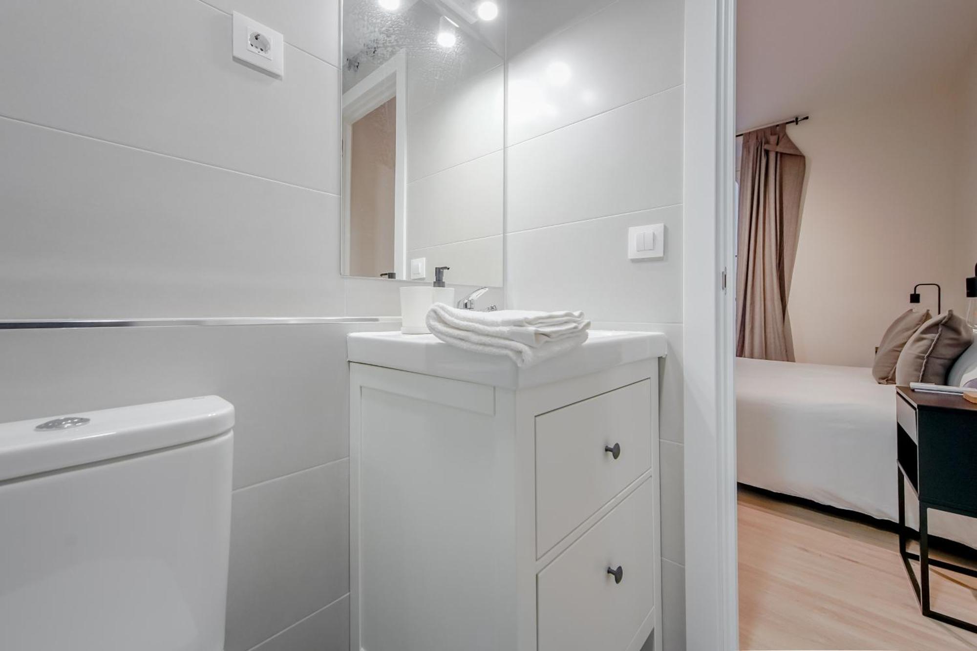 Cozy&New Apartment Para 6Pax En La Plaza De Tirso - Madrid E1 Exterior foto